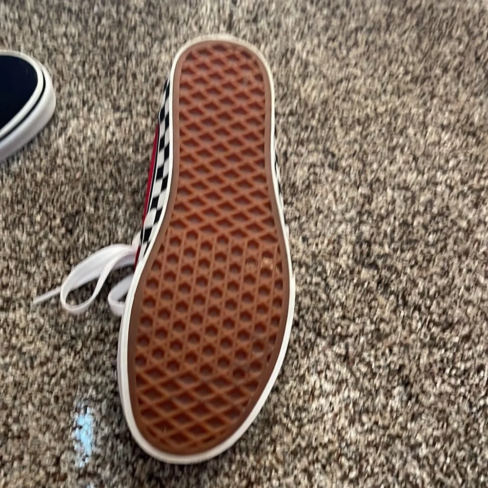 Vans - Picture 3 of 3